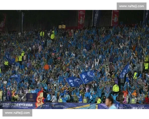 苏超应援燃爆!飞机军舰官方助阵,3 万上座率掀城市文化狂欢 苏超应援燃爆!飞机军舰官方助阵,3 万上座率掀城市文化狂欢