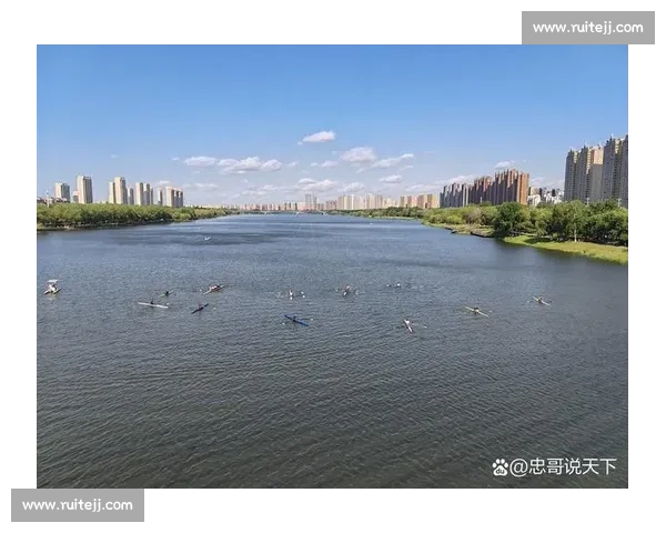 第八届沈阳赛艇公开赛浑河开赛 中外健儿逐浪 “最美静水赛道”