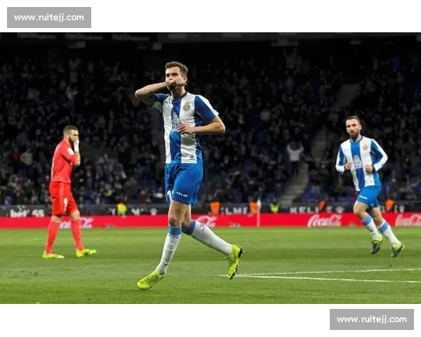 瓦伦西亚敲定丹朱马！荷兰边锋点头同意回归西甲